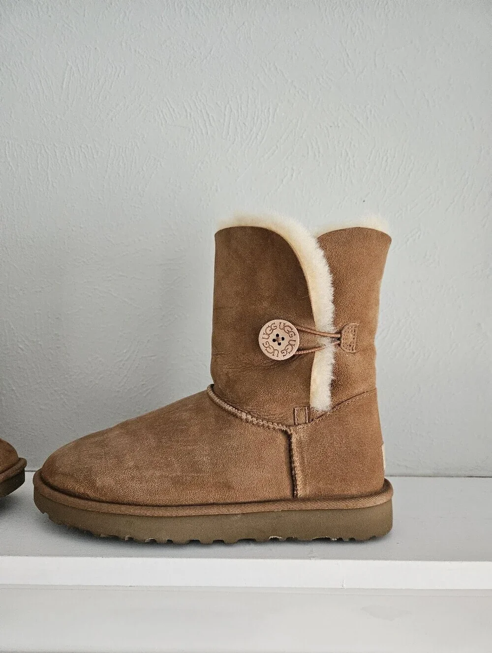 NWOT UGG Bailey Button Boots- Chestnut